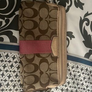 Coach Wristlet-wallet